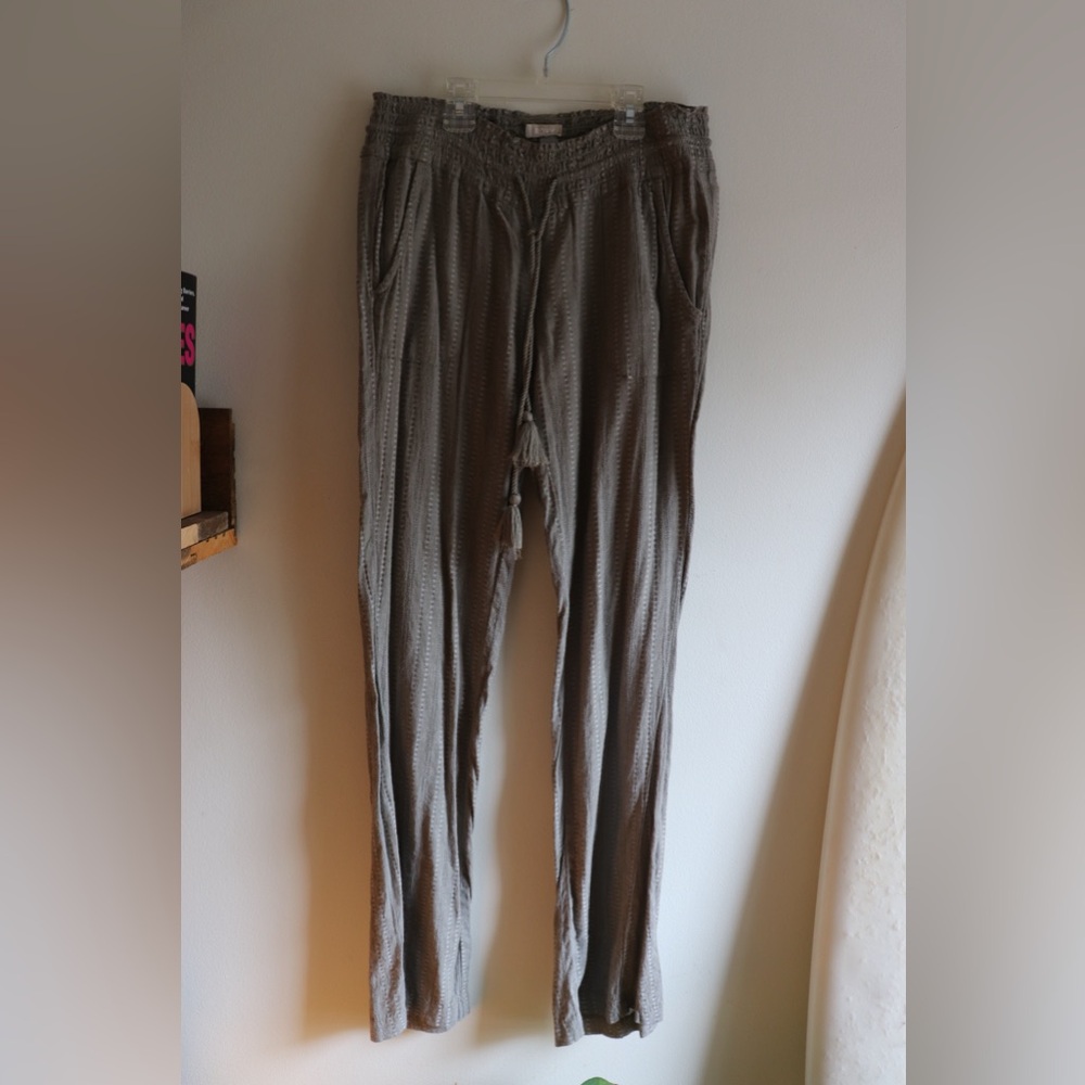 roxy sage green flowy pants with tie and back pockets